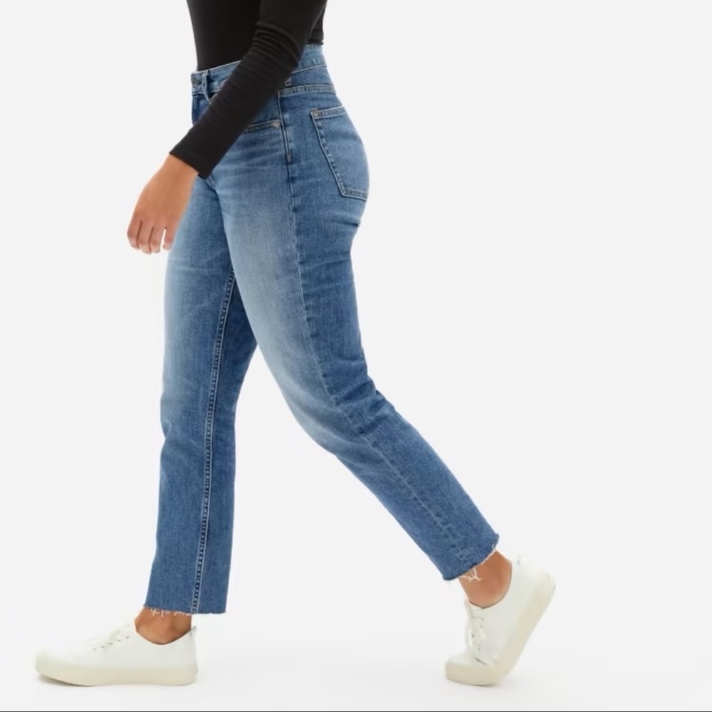 Everlane women’s curvy cheeky jean raw hem high rise crop jean 31
